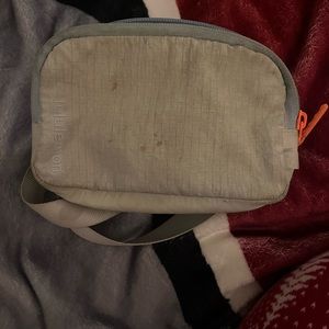 Lulu lemon belt bag